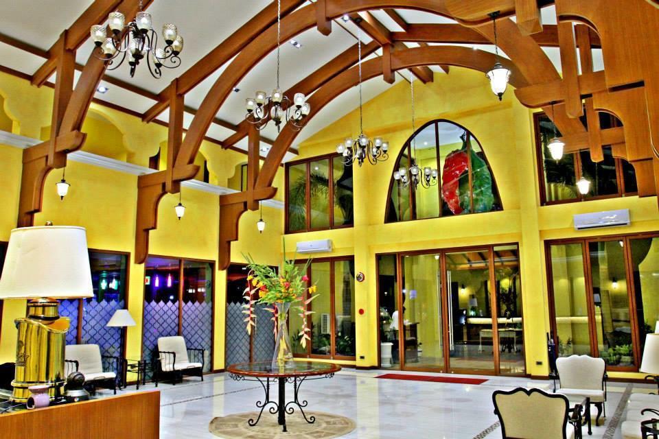 The Pepperland Hotel Legazpi Extérieur photo