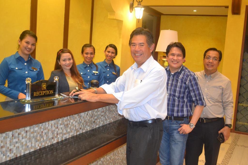 The Pepperland Hotel Legazpi Extérieur photo