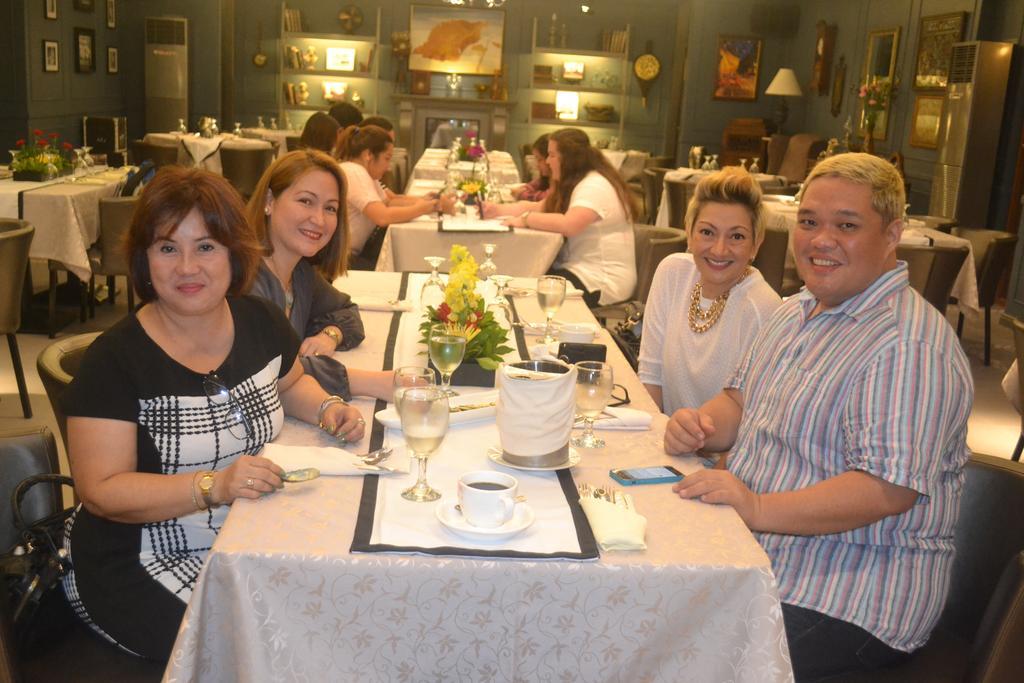 The Pepperland Hotel Legazpi Extérieur photo