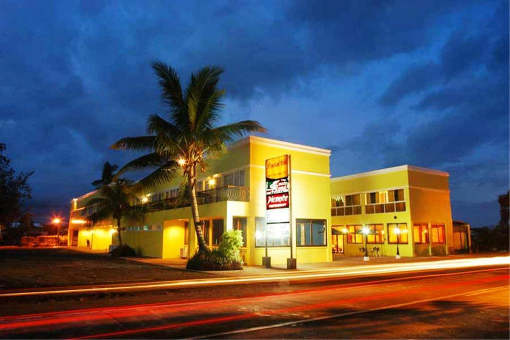 The Pepperland Hotel Legazpi Extérieur photo