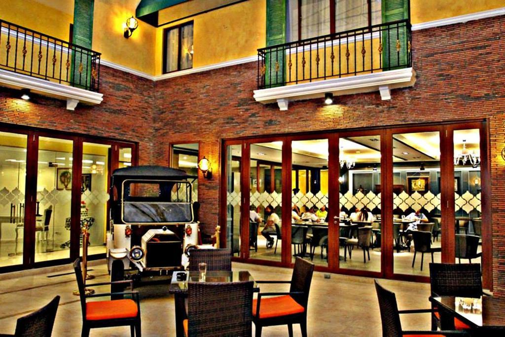 The Pepperland Hotel Legazpi Extérieur photo