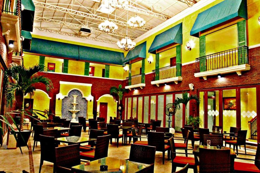 The Pepperland Hotel Legazpi Extérieur photo
