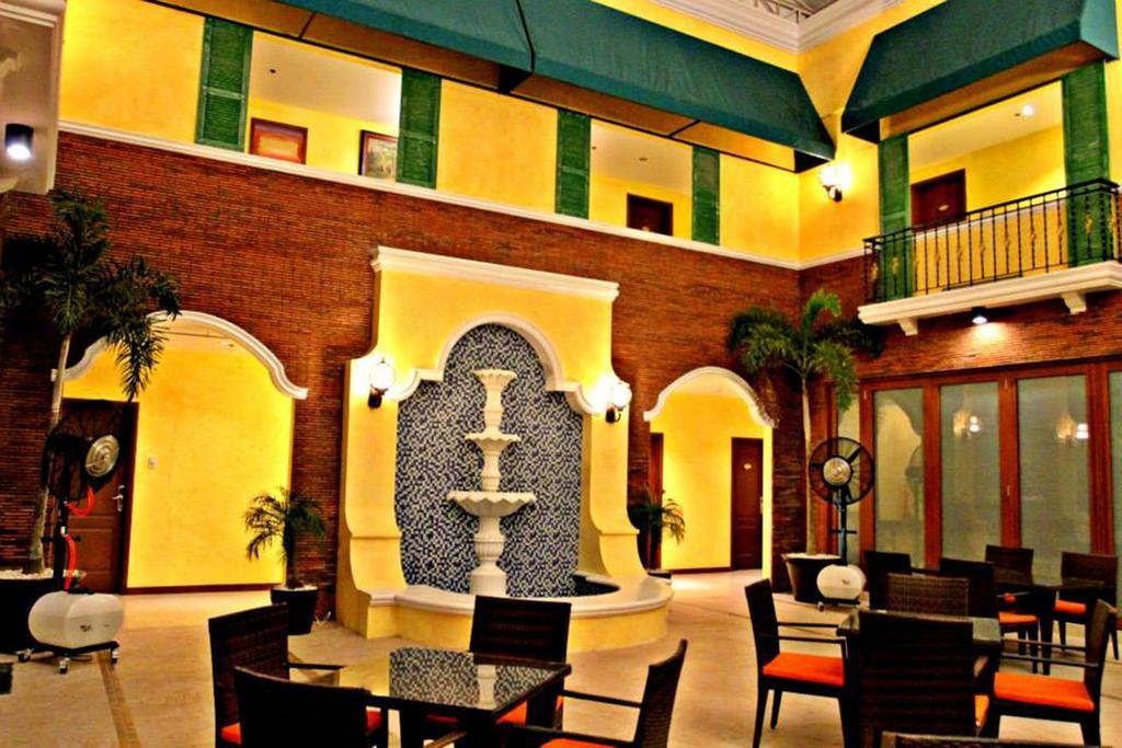 The Pepperland Hotel Legazpi Extérieur photo